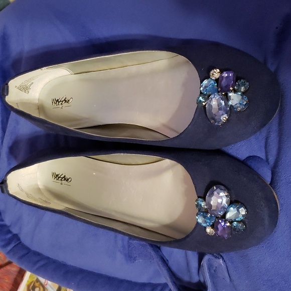Blue Flats with Rhinestone Detail - Picture 5 of 7